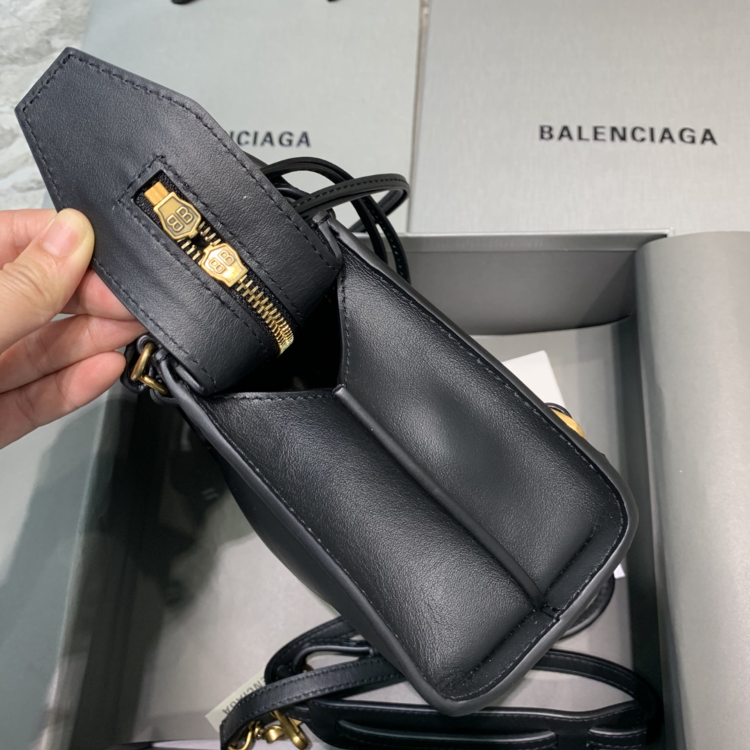 Balenciaga Neo Classic Mini Handbag Smooth Calfskin Shoulder Bag Black/Gold